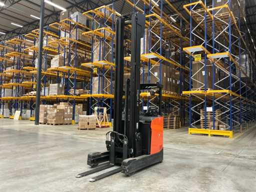 Toyota RRE200H Reach Truck 2022