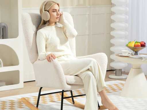 Armchair à Bascule, revêtement pelucheux, rembourrage épais