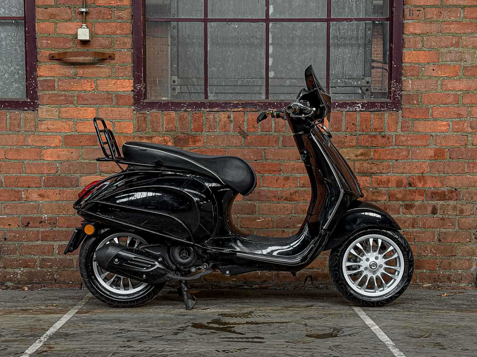 Piaggio Vespa Sprint 4T Sport Scooter, DBF-37-H