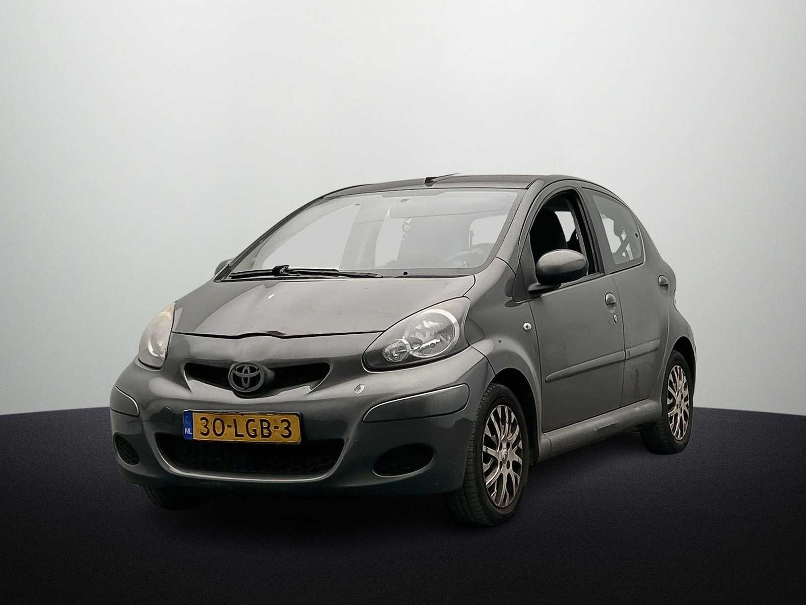 Toyota Aygo 1.0-12V Aspiration Green 2010