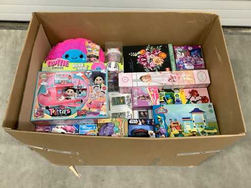 Les jouets incluent Lego, Star Wars et Pokémon