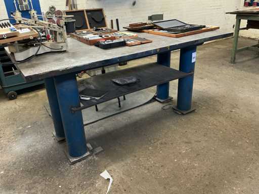 Welding table