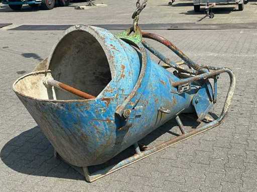 2002 Le Tube 600LR Cube en béton