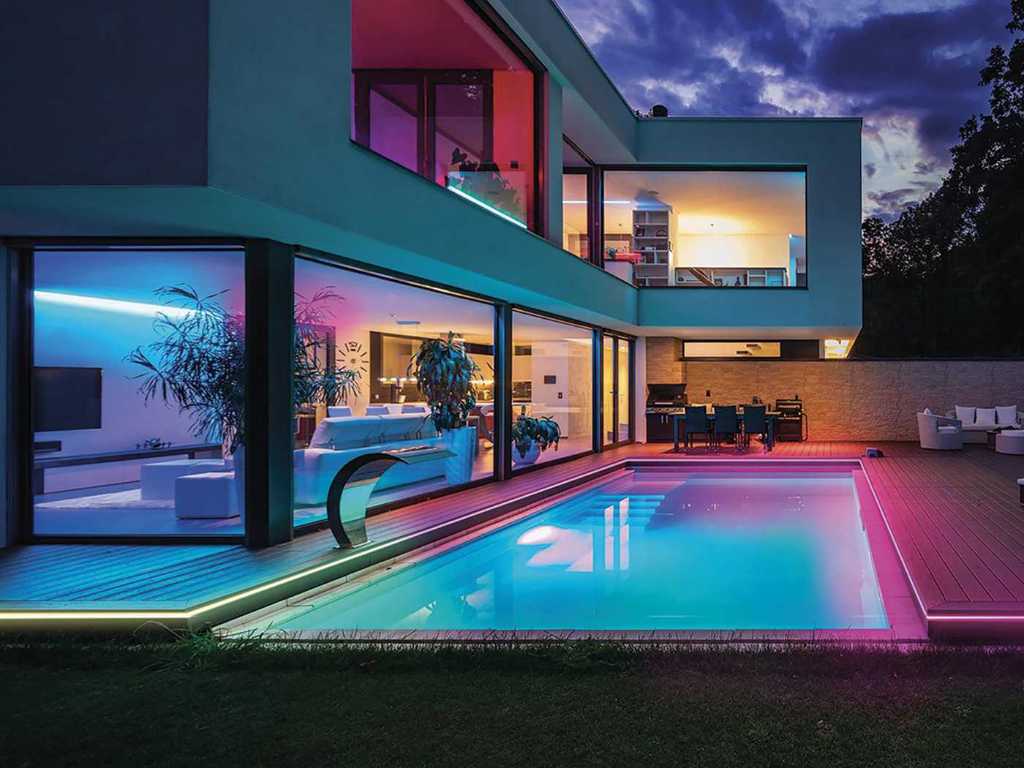 4 x Ledvance Outdoor Multicolor Smart LED strips