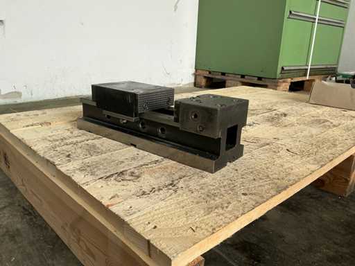 Maschinenschraubstock