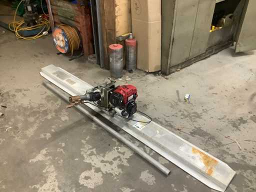 Lievers hal2008 Vibrating finishing machine