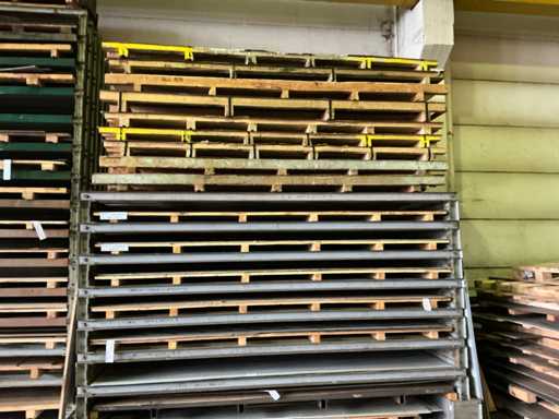 Profielstalen stelling met inhoud