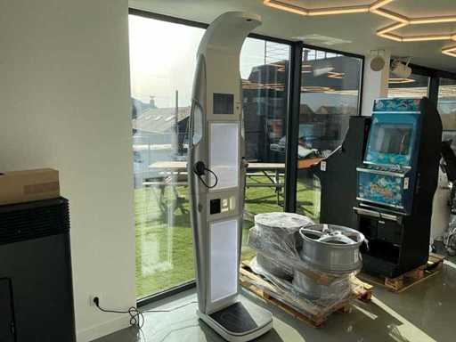 Body composition analyzer scale