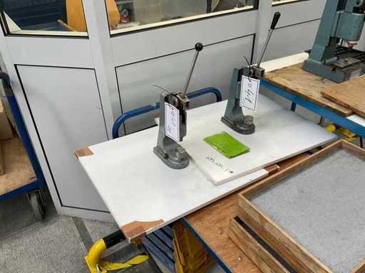 Kniehebelpresse (2x)