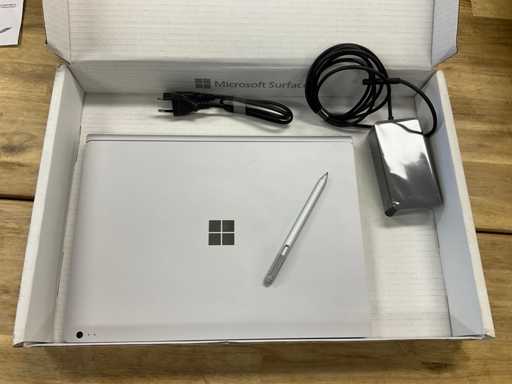 Microsoft surface Laptop