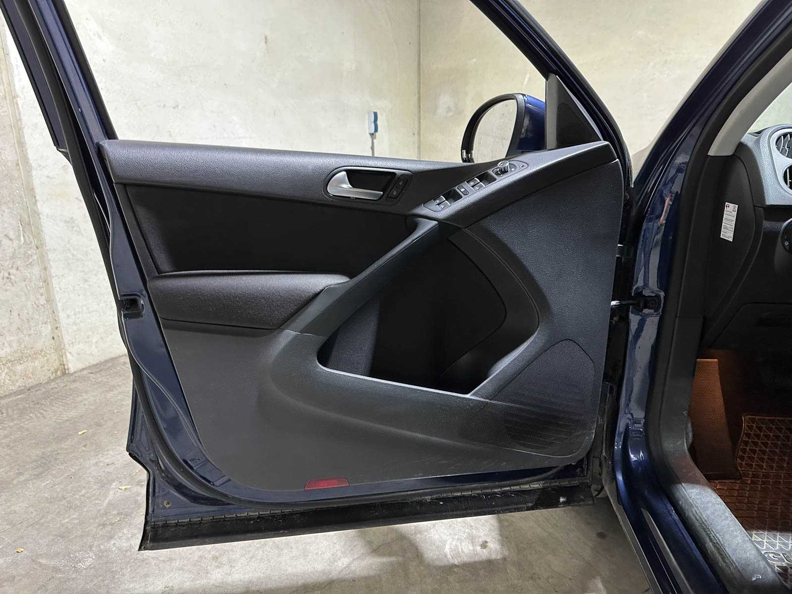 Volkswagen Tiguan 2.0 TDI Sport&&Style 4Motion 140pk 2011 (Origineel-NL), 74-PNH-9