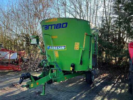 2011 Faresin TMRV900 Voermengwagen