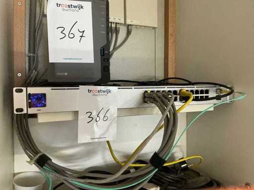 Ubiquity Ulcom USW-24 2510V Switch 24port 19"