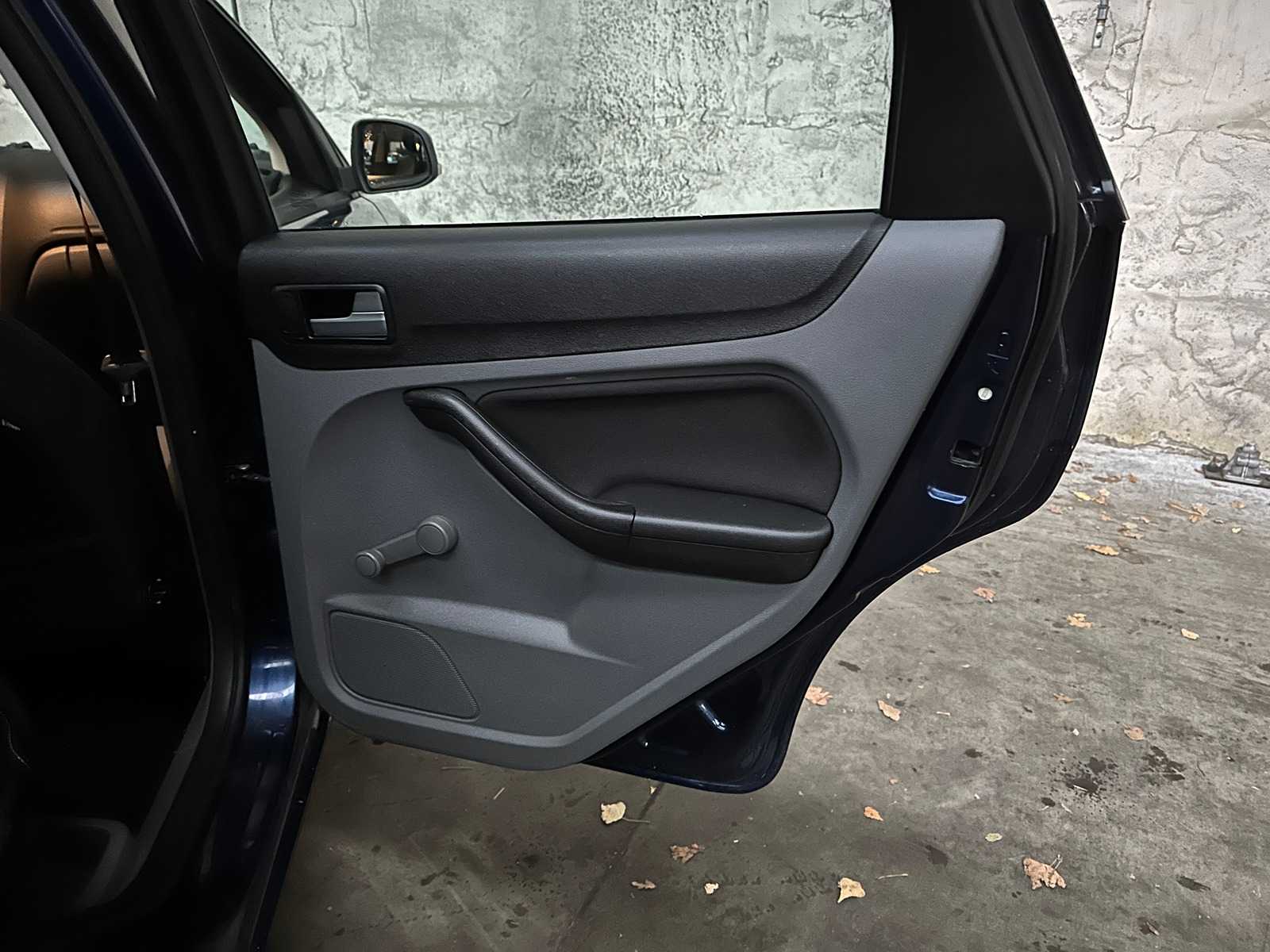 Ford Focus Wagon 1.6 Comfort 101pk 2012, 01-SZV-4