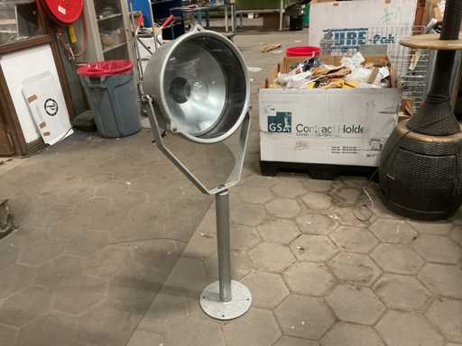 Vintage-Marine-Spot zu Fuß