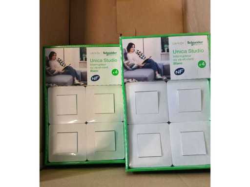 Schneider - Unica - Venire și plecare - Set de 4 V&V montat cu placă albă Studio (9x)