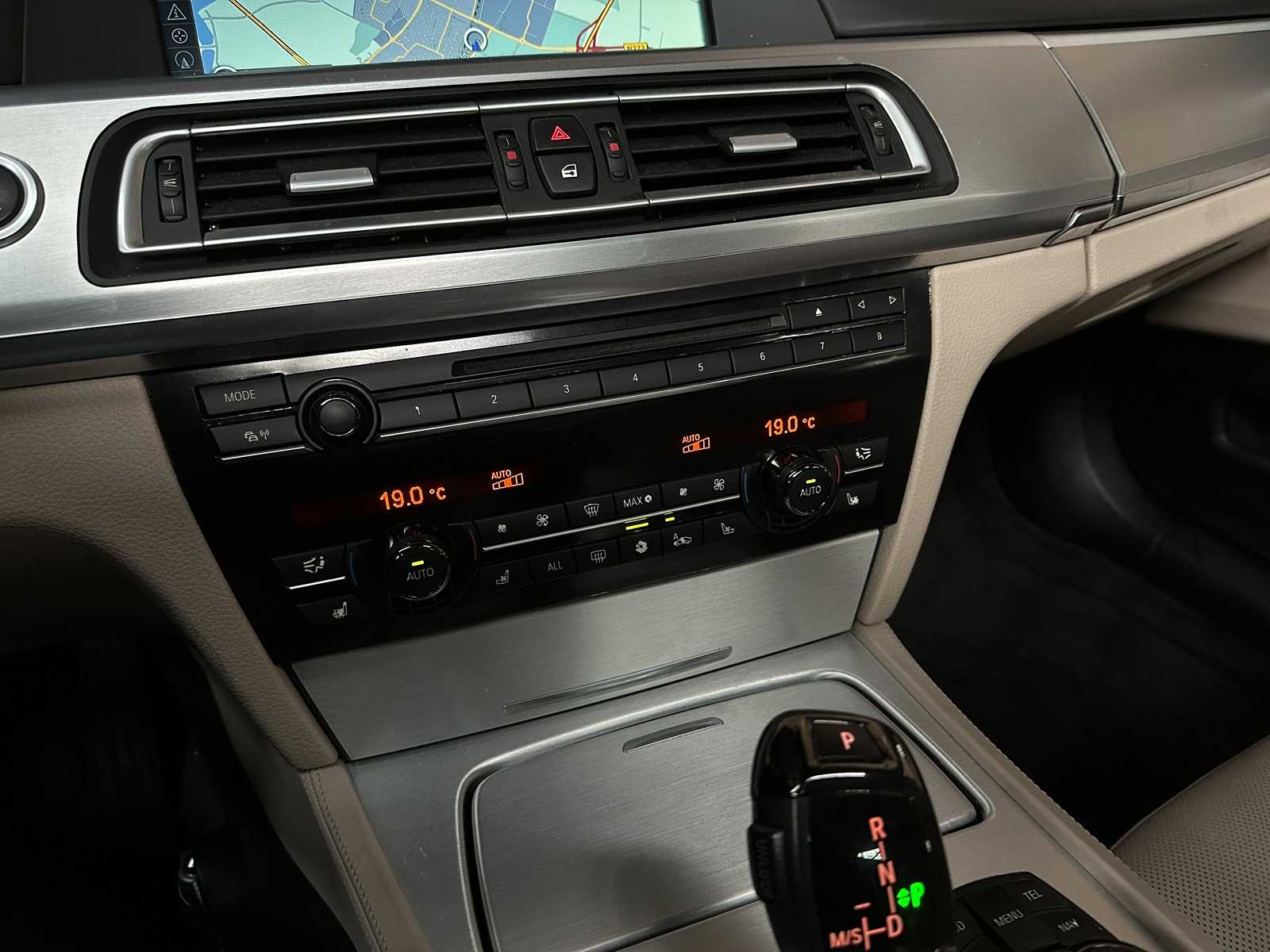 BMW 750i ActiveHybrid 4.4 V8 407pk 2010 7-serie, 02-PGJ-7 Youngtimer