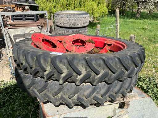 2 twin wheels tractor wheels KLEBER SUPER 3