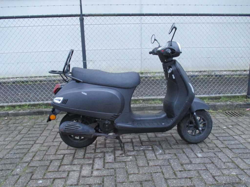 Milano moped deals