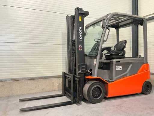 2015 Toyota 8FBMT30 3000KG Carrello elevatore