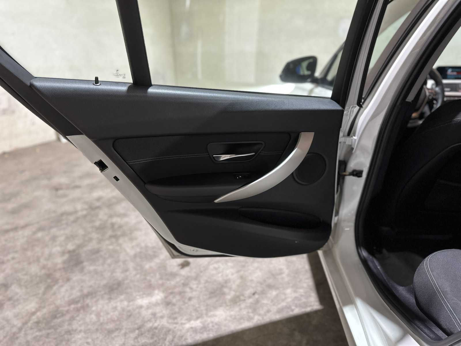 BMW 318i Corporate Lease Executive 3-serie 136pk 2018 (Origineel-NL), SB-204-F