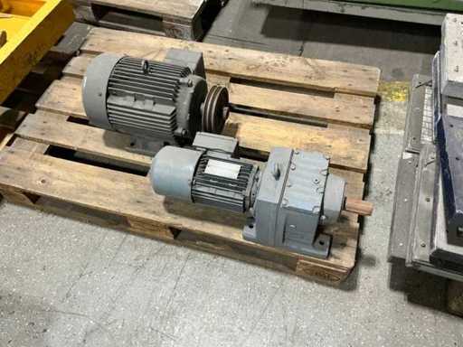 Silniki napędowe i zębate (2x)