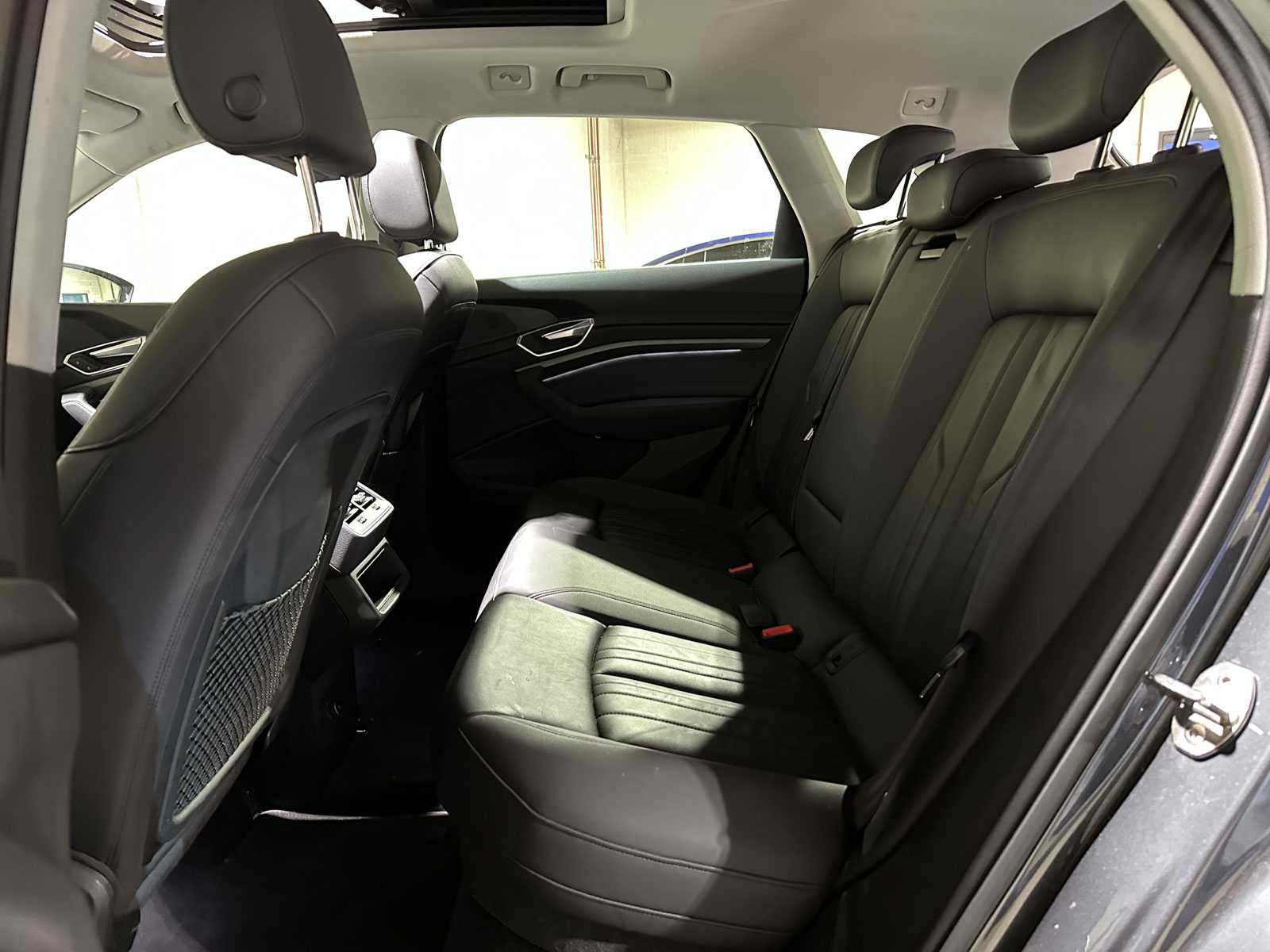 Audi e-tron 50 Quattro Launch Edition Plus 71 kWh 313pk 2020 (Origineel-NL + 1e Eigenaar), H-770-SH