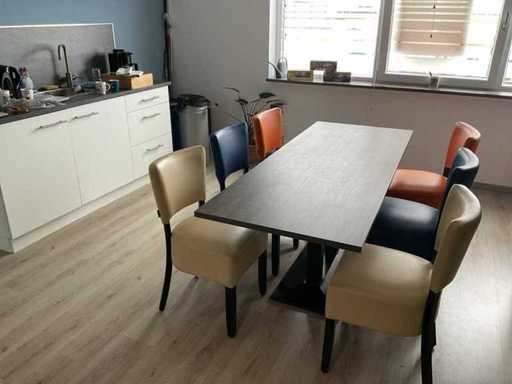 Tavolo da pranzo con 6 sedie