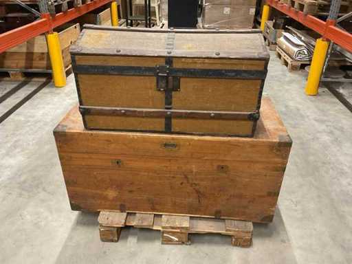 Vintage blanket chest (2x)