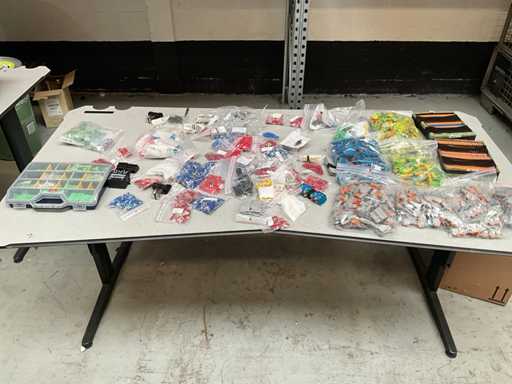 Partij elektramaterialen