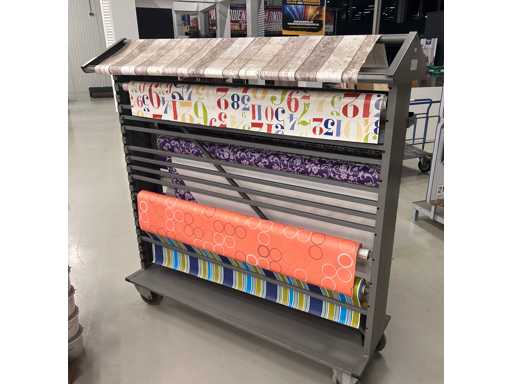 Diverse pânz? de ulei (11x) cu c?rucior de prezentare