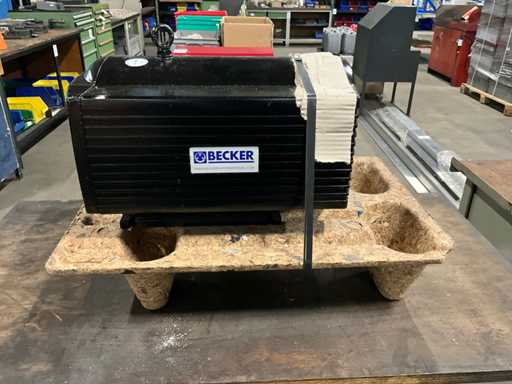 Becker DT 4.25K/0-06 Pompa a vuoto 2004