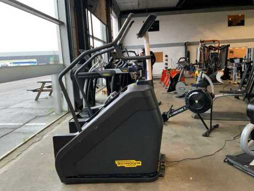 Technogym excite+ climbmill 1000 led Crosstrainer