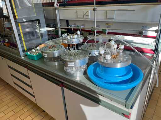 Ensemble de stations réaction