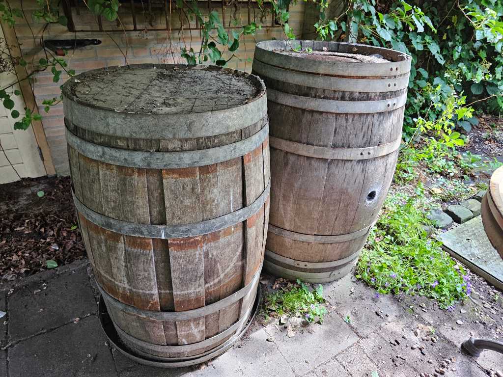 Wine barrel (3x)