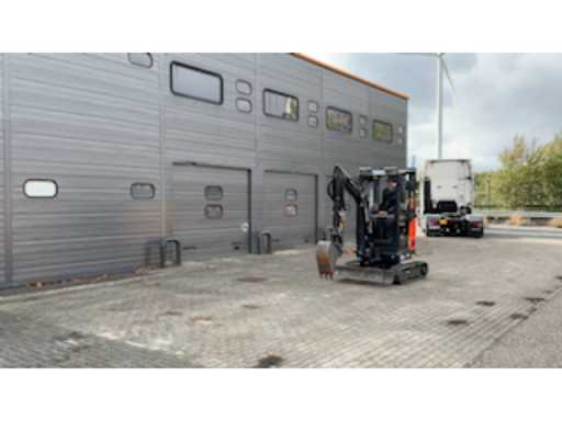 bb4cf09a-fb1b-464e-8c75-ffa4758ee827.mp4