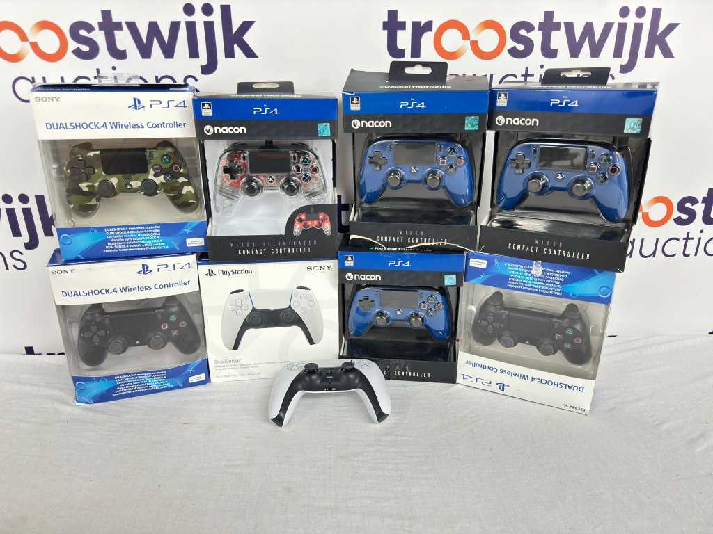 9x Playstation Controllers