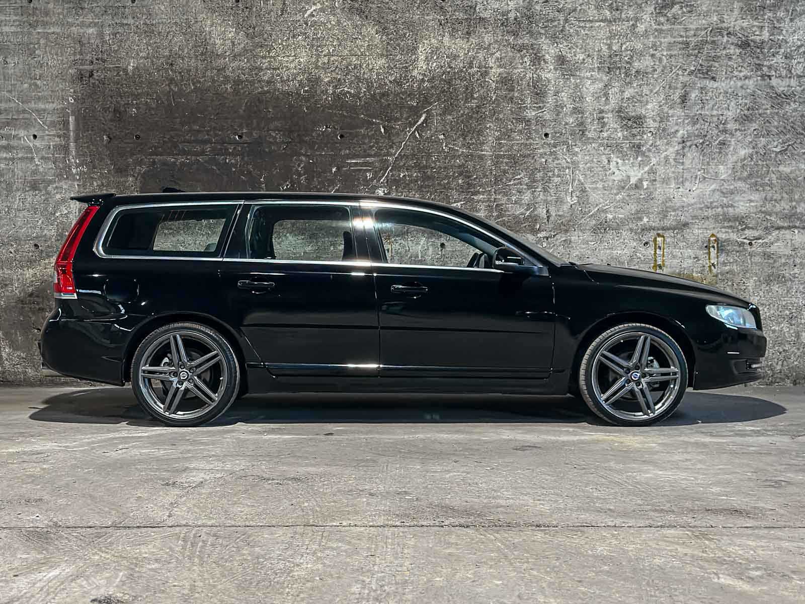 Volvo V70 2.0 T5 Summum 241pk 2017, Z-082-HJ