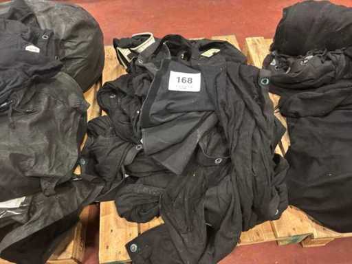 Verschiedene schwarze Stoffe