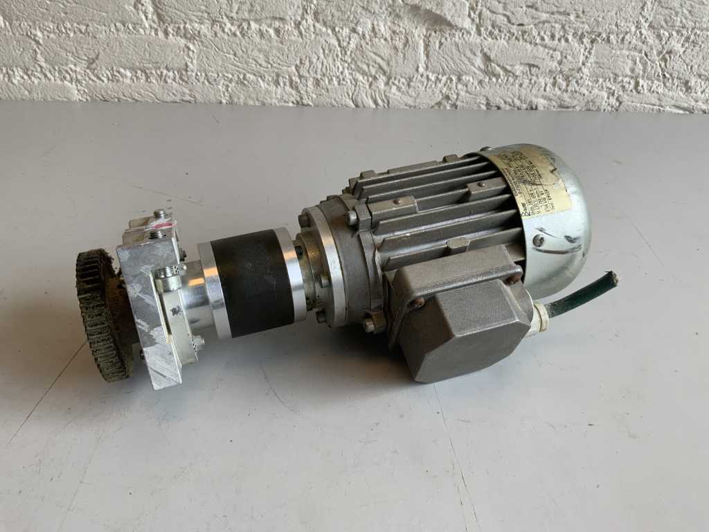 Bauser DMK 561 Electric Motor