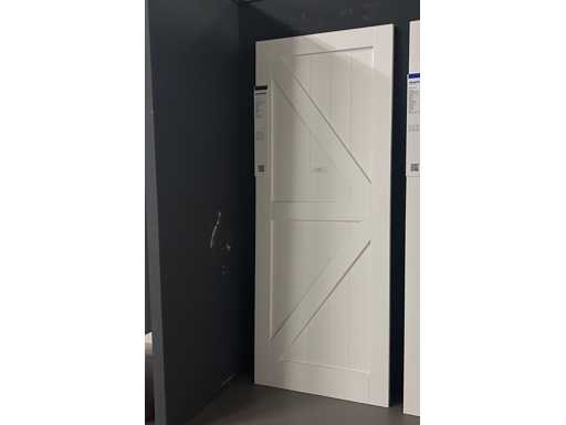 U?a interioar? a c?su?ei Skantrae