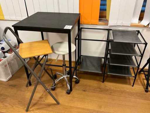 Masă înaltă cu 2 scaune și raft