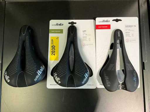 Selle Italia bicycle saddle (3x)