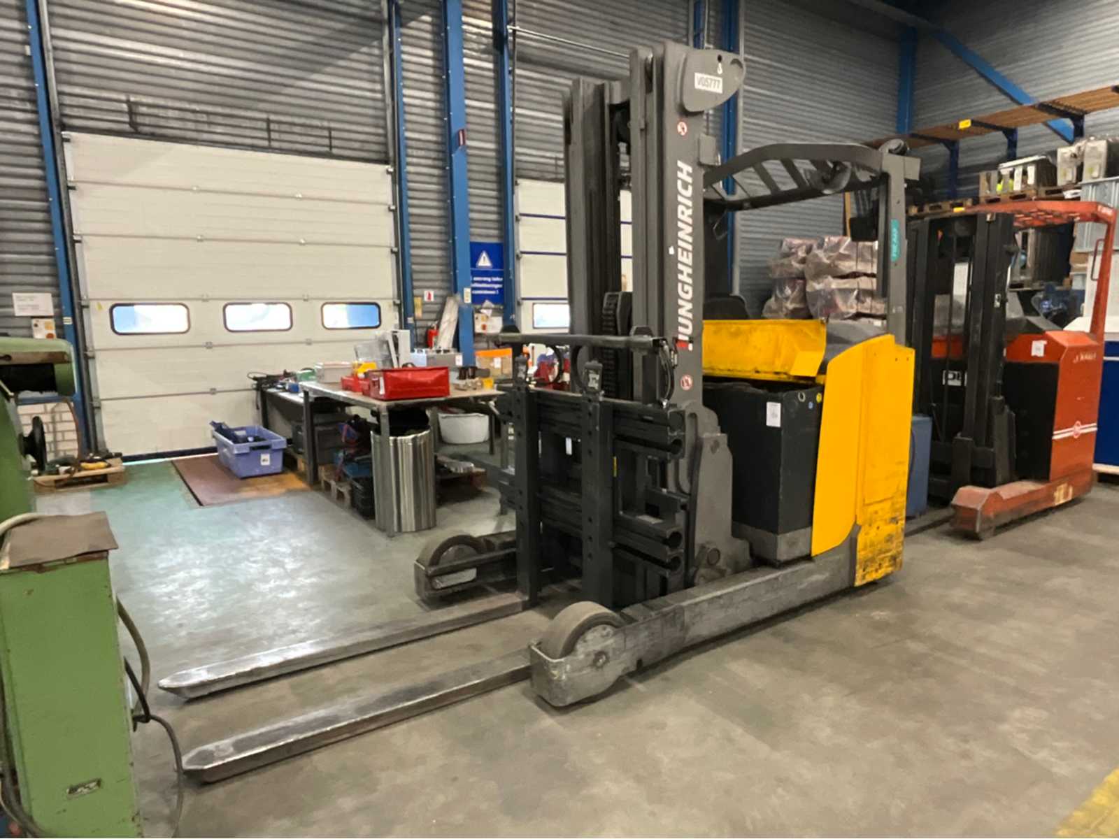 Wózek wysokiego składowania Jungheinrich ETV 311 z 2016 r.