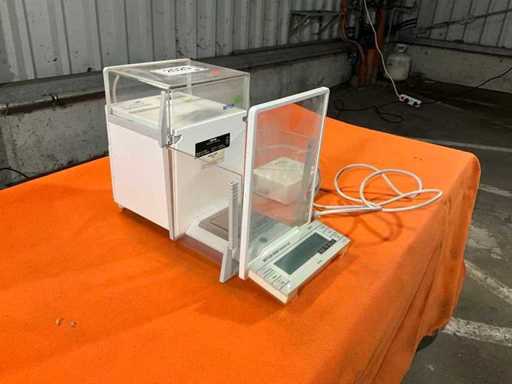 Mittler AT 261 Delat Range Balance Analytical Scale / Fine Balance