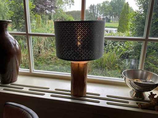 Table lamp