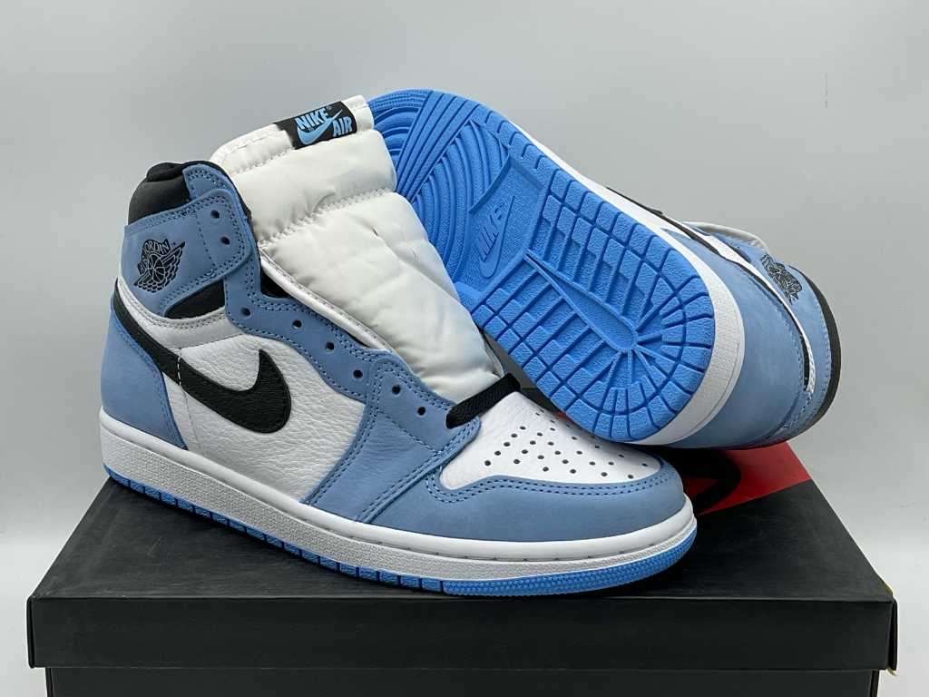 Nike Jordan 1 Retro High OG University Blu Scarpe da ginnastica 42