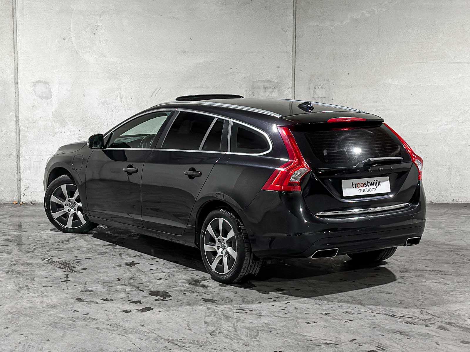 Volvo V60 2.4 D6 AWD Plug-In Hybrid Summum 285pk 2013 (Origineel-NL), 6-SFG-70