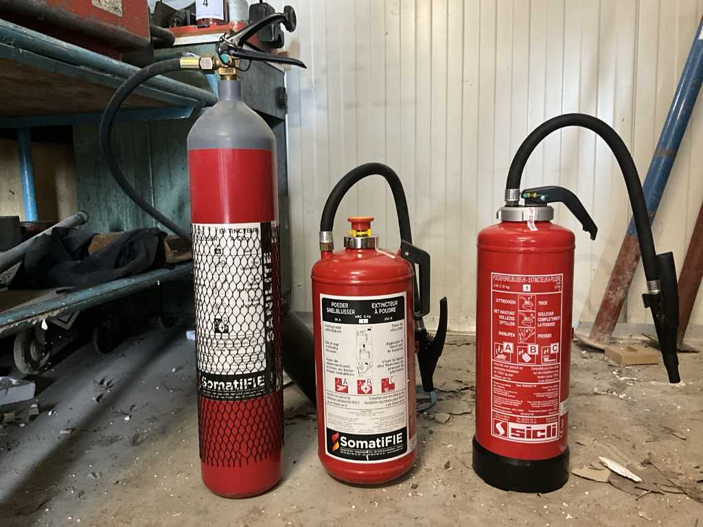 11 various rapid powder extinguishers SICLI SANILITE