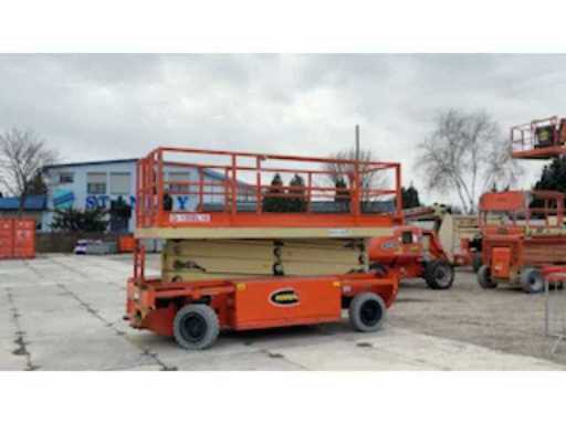 d329a690-1f0d-466d-bc33-44a21ec0f0ea.mp4